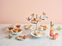 [Weekends & Holidays Only] A Special Afternoon Tea Featuring White Peaches + A Glass of Champagne & 2 Hours of Complimentary Coffee & Tea ~Check-in by 12:00 PM~
