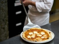 【Exclusive for Hotel Guests】Stone-Oven Pizza Baking Experience: Feel Like a Hotel Chef