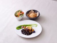 【テラス確約×お出かけランチ】国産牛やアクアパッツァ等5種から選べるメイン！