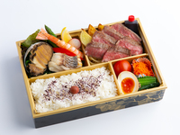 [Takeout] Lean steak and seafood bento box