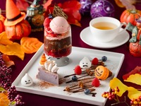 Limited to 10 per day: [Halloween Parfait & Sweets Plate]