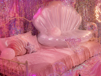 ピンクベッド×貝殻うきわのお席🫧NightPool × Mermaid Afternoontea