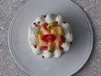 【〜8/30】季節のショートケーキ 桃 丸型 6名様分【 ¥6,200円(税別) 】