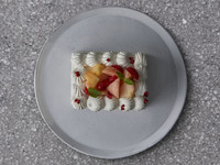 季節のショートケーキ 桃 四角型 6名様分【 ¥6,200円(税別) 】