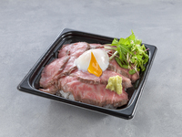 国産牛のローストビーフ丼（7/17～9/17）