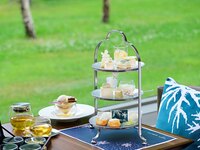 White Afternoon Tea and LIVE Sweets ～Bitō Kogare Yuki～
