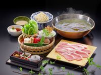 黄金しゃぶしゃぶ（特選豚肉120g）