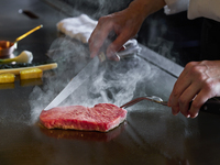 [Weekdays Only: Hana Course] Double main course featuring lobster and domestic beef sirloin steak! Includes one drink!