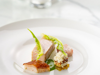 【Online Limited from 8/1 till 9/27】Weekend 5 course Lunch with a glass of champagne