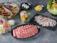 【2時間食べ放題】麻辣湯薬膳火鍋×薬膳ラムしゃぶの贅沢二色鍋《プレミアム2色鍋Gコース》｜薬膳で健康や美容にも◎