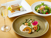 乾杯スパークリングワイン付き！プリフィクスランチ［ランチコース・全3品］（9/1～）