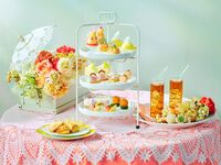 ★組数限定！10％OFFのプレゼント★【平日】◇マリアージュフレール社紅茶1ポット◇桃とメロンづくしのバカンス・アフタヌーンティー（2時間 6/24～）