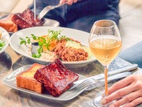 【BrunchTime】‘’Brunch Course ” 選べるメインディッシュと特製フレンチトースト×サラダ×カフェ