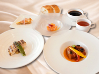 [August–September] Lunch Course