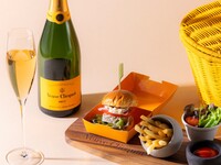 Weekday Lunch Veuve Clicquot Indoor Picnic Package
