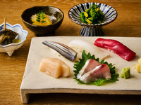 【Limited to 2 parties per day】Full "Omakase" course for 2 guests including + TAKANOME (300ml bottle)