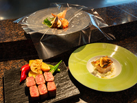 《Teppanyaki》Carefully Selected Omi Beef and Matsutake Mushroom Course
