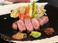 【天望套餐 TAKUMI】 可品尝比较2种神户牛牛排、特制神户牛蒜香炒饭等的全6道套餐