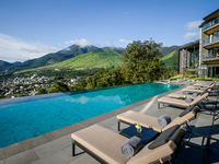 Weekend only “Semi Buffet Plan with Pool & Hot Springs” with choice of main dish