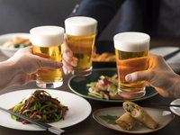 【WEB限定】4名窓側個室【接待におすすめ】ふかひれの姿煮＆北京ダック付きお一人様ずつ盛りつけたフルコース＆スパークリングワイン含むフリードリンク付き