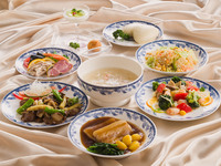 【水仙】本日の前菜４品盛り、海老と秋野菜の愛媛の藻塩炒め、牛肉といろいろキノコのピリ辛香り炒め全7品