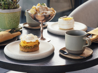【土・日・祝日】パルメザンチーズとトリュフのフレンチフライ付　ケーキセット　お二人様8,000円
