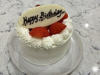 【バースディケーキ】ストロベリーショートケーキ（白）7号サイズ
