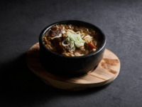 Grilled yakitori and simmered chicken “Freshly cooked rice in a hangiri set meal”
