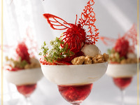 Melon parfait adorned with a crown