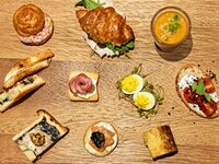 【早い時間限定】フランスの10種アペロ+スパークリングワイン　2,700円