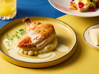 【voco Osaka Central × voco The Hague】 Roast bone-in young chicken with mashed potatoes