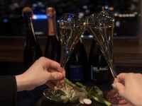[Includes toasting champagne] Ren Kaiseki