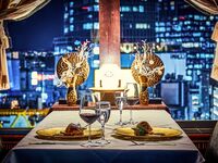 【Semi-private proposal setting】 Autumn-exclusive dinner featuring a luxurious triple main course of domestic beef, duck, and alfonsino + a bouquet of 12 roses + a trunk cake to express your love