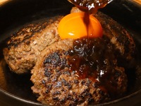 【Healthy Hamburger Course】 This course features our new “Healthy Hamburger” as well as popular items like the “Wagyu Crab and Salmon Roe Yukke Dog”.