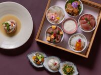 [Silver Week Exclusive] Yukata rental + choice of one drink; “Fukuoka-san’s Delicacies” – A colorful five-item meal showcasing Fukuoka’s bounty