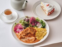 [Special lunch with dessert & drink] Melt-in-your-mouth pork and mushrooms, lotus root, tomato-ginger omelet rice
