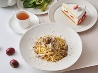 【デザート＆ドリンク付きのスペシャルランチ】栗と3種きのこのクリームパスタ〈サラダ付き〉