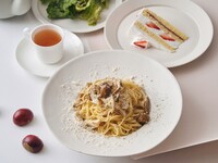 【Special Brunch with Dessert & Drink】 Chestnut and 3-mushroom cream pasta <with salad>