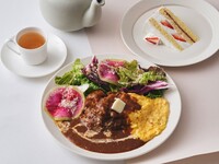 【デザート＆ドリンク付きのスペシャルランチ】発酵バター香る若鶏のブラウンシチューオムレツライス