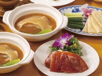 【土日祝限定フカヒレと北京ダックのプレミアコース】9,000円(税・サービス料別)※2026年9月5日より