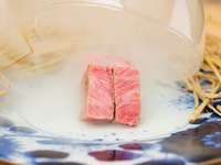 Private room guaranteed 【Anniversary Course】 Our anniversary specialities include “Kenshiro-yaki ~instant smoking~”, “Menchikatsu sandwich ~homemade sauce~”, and “White freezing cold noodles”. Additionally, 7 carefully selected grilled dishes are served.