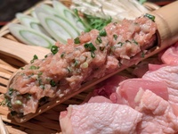 〈しゃぶしゃぶ〉90分飲み放題・みやびコース（充実のお肉盛り＋炙り牛＋熟成鷄&つみれ付き）