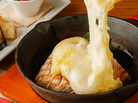 【休日ポークランチコース】人気のパンビュッフェ＆お得なセットドリンク＆食後の珈琲or紅茶付き～ポークグリル＆ラクレットをメインにチーズを楽しむ全5品～