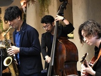 【DINNER/座席】10/21 LIVE trio de monochrome (トリオデモノクローム)