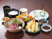 【Sleepy Set Meal】 A special lunch-only set menu. It features Nebiki’s signature katsuo tataki.