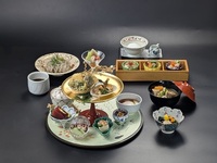 NEW! [“Kaga Stroll” – Lunch, includes 1 drink] Let your thoughts wander to Kaga! Savor the seasonal flavors bit by bit from small dishes.