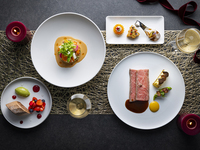 ［Window seat /  Conrad Bear］Christmas Dinner