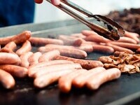 10月19日～【屋外バーベキュー席】【自社醸造クラフトビール含む飲み放題付】US産アンガスビーフ＆鶏もも肉＆スペアリブ＆極太ソーセージ　BBQライトプラン