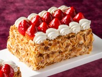 [December 26th & 27th | Decorated with holly] Christmas Strawberry Mille-feuille (Full Size)