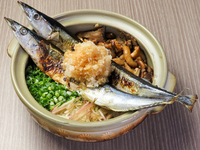 10月起正式供应！【秋季限定套餐！】包含生啤酒在内的畅饮服务。尽情享用充满秋意的“秋刀鱼与蘑菇砂锅饭”，体验秋日里的奢华享受吧。这是唯有当下才能品尝到的秋季限定特别套餐，千万别错过哦。